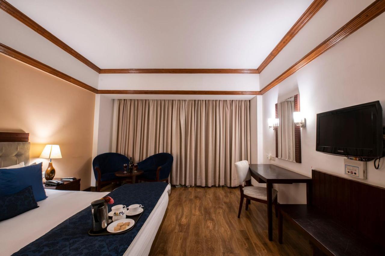 Mastiff Grand Manali Resort Esterno foto