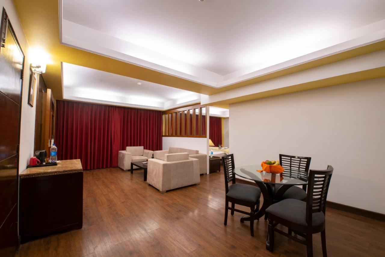 Mastiff Grand Manali Resort Esterno foto
