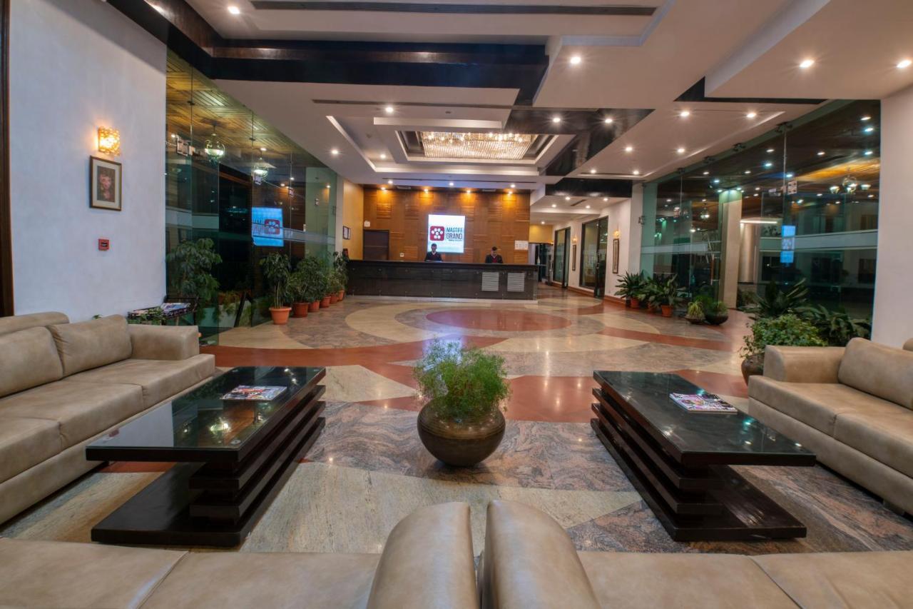 Mastiff Grand Manali Resort Esterno foto