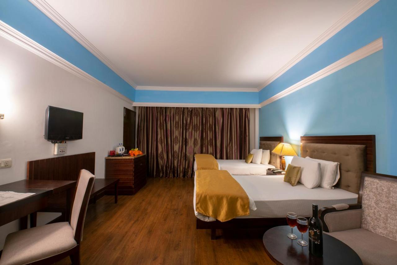 Mastiff Grand Manali Resort Esterno foto