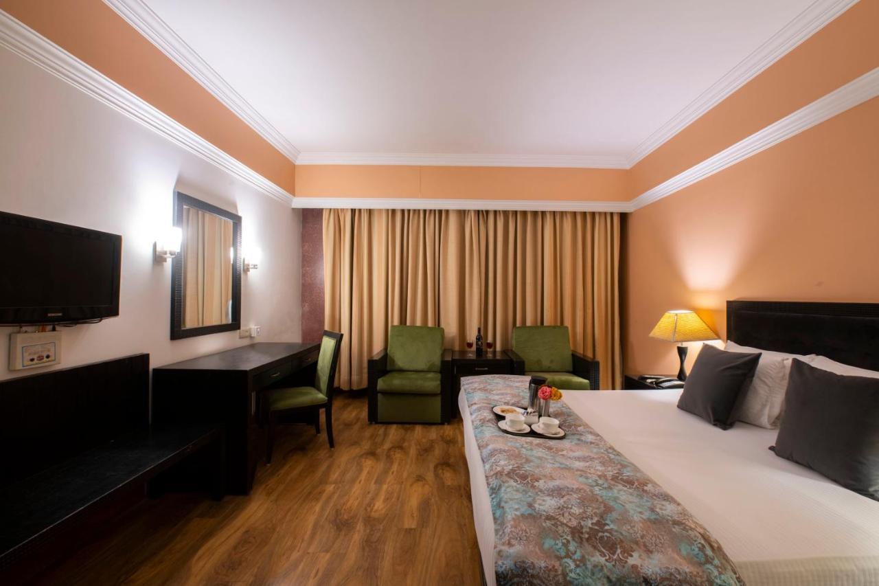 Mastiff Grand Manali Resort Esterno foto