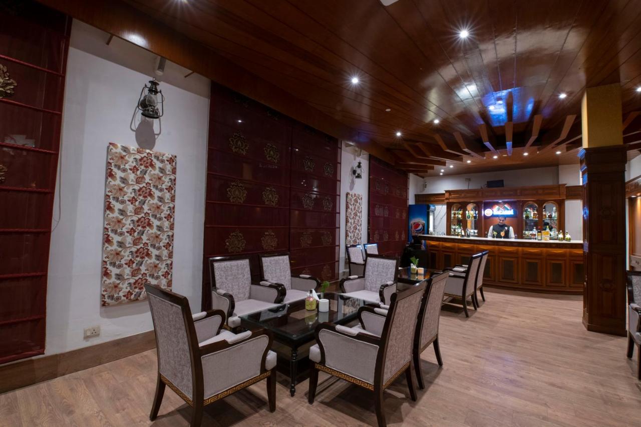 Mastiff Grand Manali Resort Esterno foto