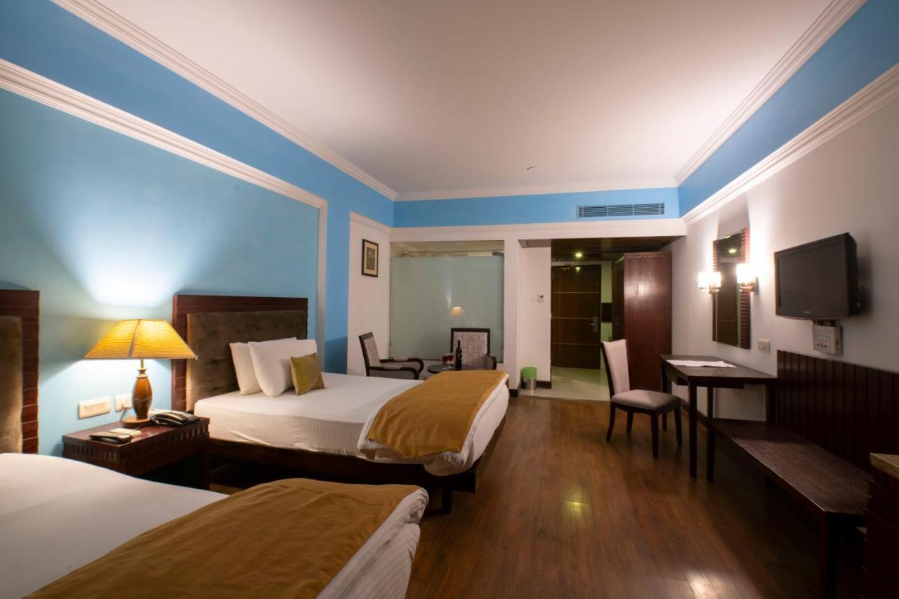 Mastiff Grand Manali Resort Esterno foto